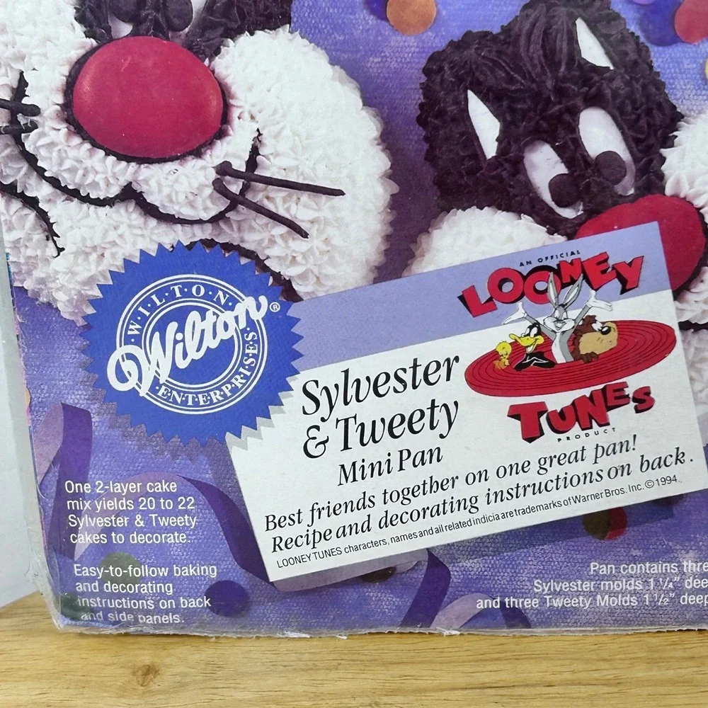 Wilton Looney Tunes Sylvester & Tweety Mini Cake Pan Baking Mold 1994 Buy 1 of 3